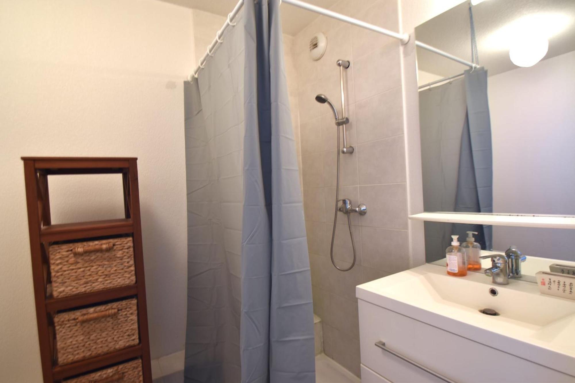 Studio Gare St Roch 1Er Etage - Air Rental Montpellier Esterno foto
