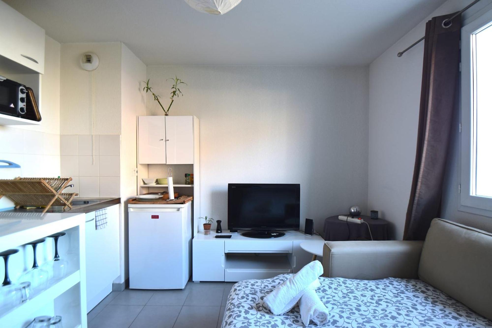 Studio Gare St Roch 1Er Etage - Air Rental Montpellier Esterno foto